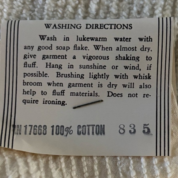 VINTAGE - Circa: 1962 Chenille Tufted Prod. Union Label, Babycore, Quiet Lux - Picture 7 of 7